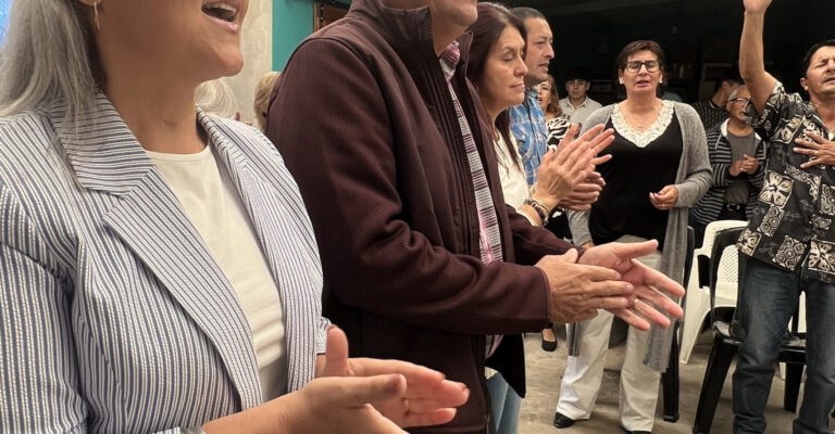 La Cruz nos Abre el Camino a una Nueva Vida (2 Corintios 5:17)