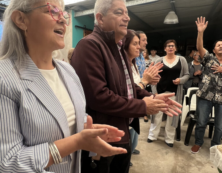 La Cruz nos Abre el Camino a una Nueva Vida (2 Corintios 5:17)